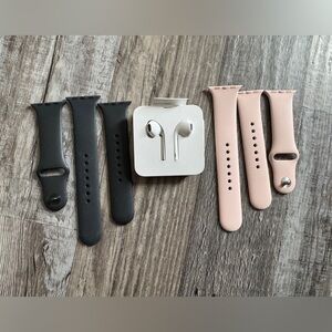 Apple Watch bands and earphone